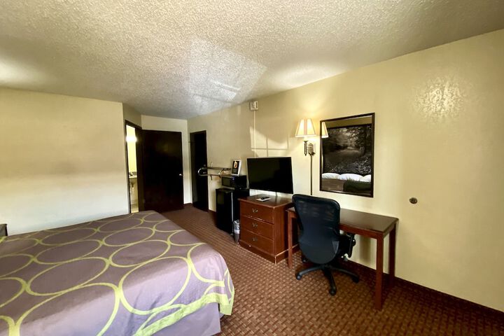 Room 18 of 35