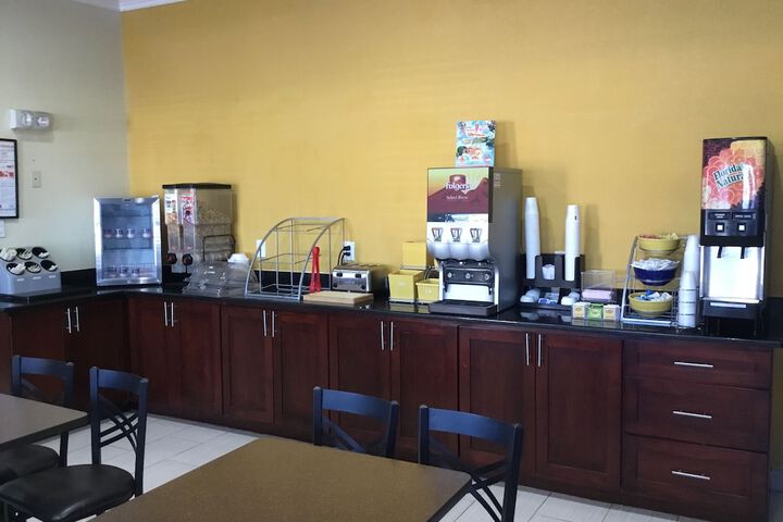 Breakfast/Coffee Service 22 of 25