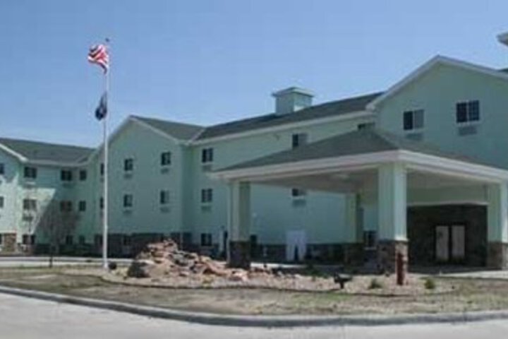 Hotel 2 of 100
