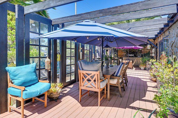 Bohemian Wonderland: Benicia Bungalow w / Pergola!