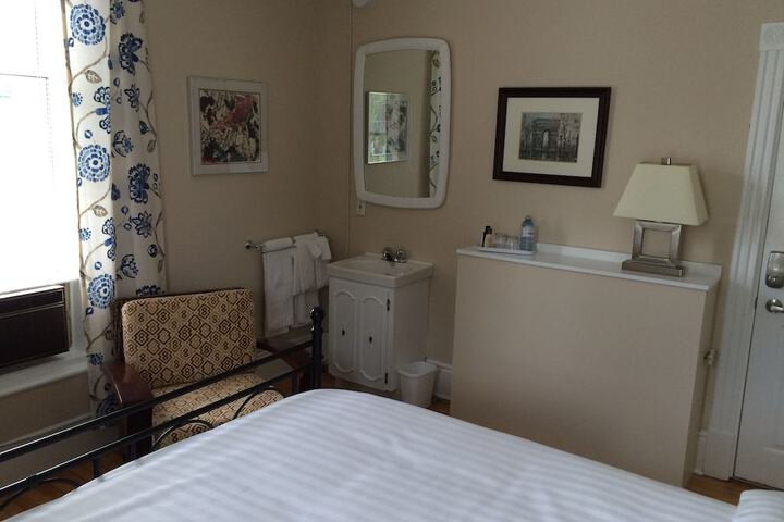 Room 19 of 49