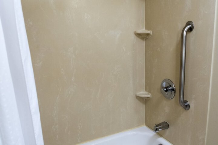 Room 25 of 43