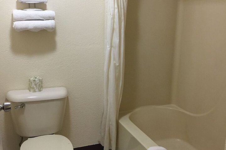 Room 16 of 17