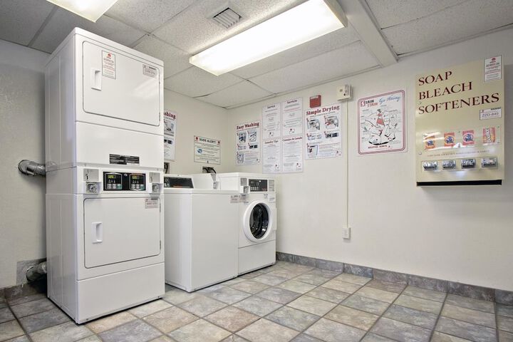 Laundry 25 of 27