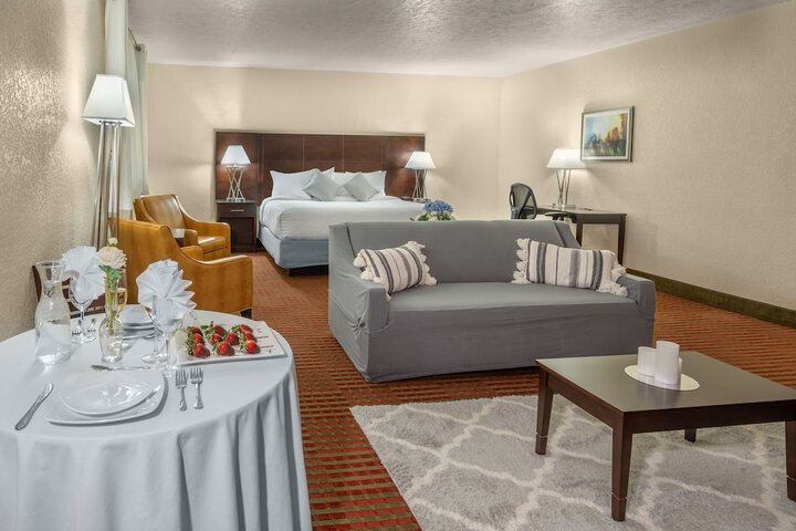 Room 21 of 83