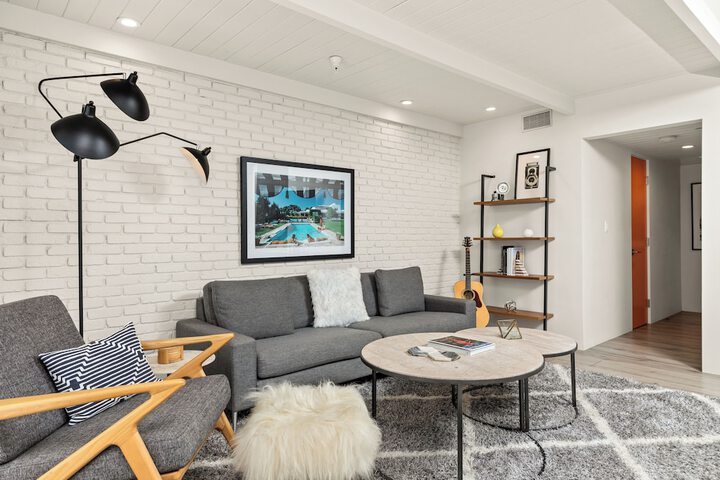 Room 14 of 28
