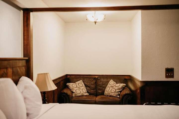 Room 45 of 107