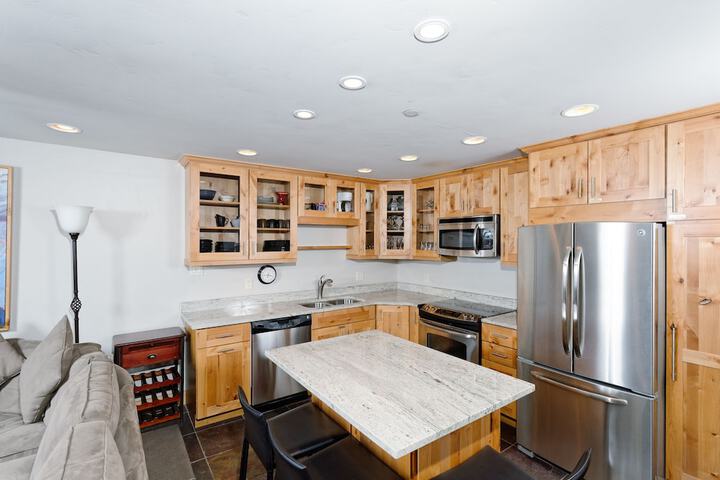 The Crestwood Condominiums