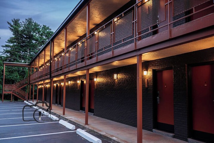 Rhodes Motor Lodge