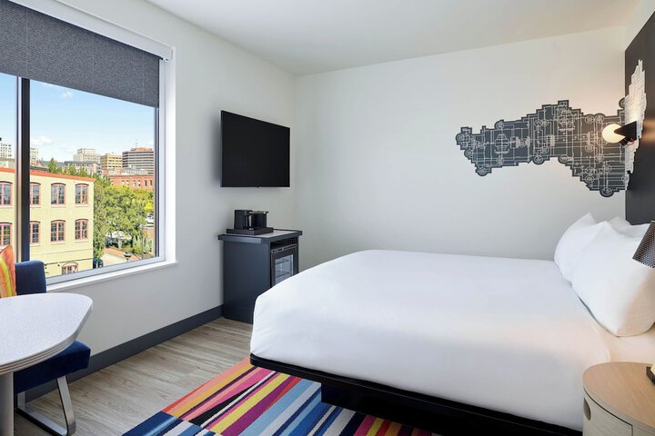 Room 12 of 26