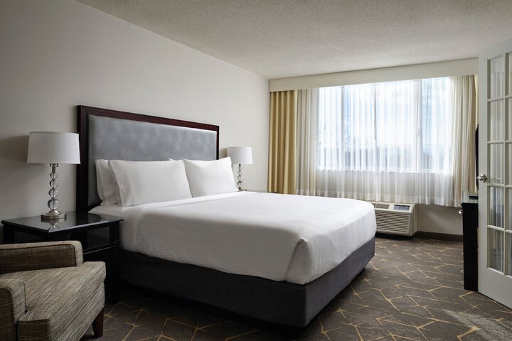 Holiday Inn & Suites Marlborough by IHG
