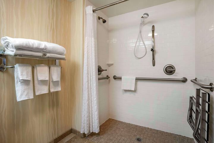 Room 15 of 37