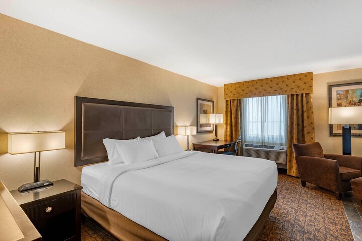 Lloyd Hotel Astoria Bayfront an Ascend Collection Hotel