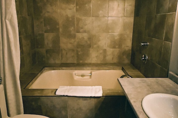 Room 28 of 53