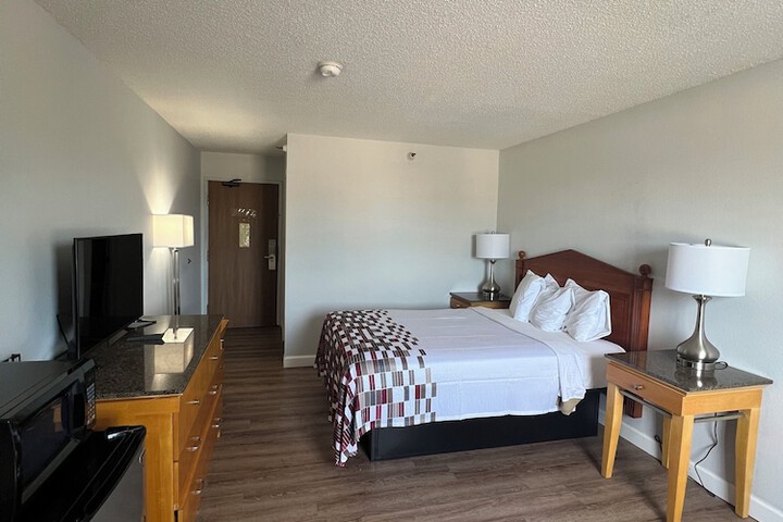 Room 33 of 50