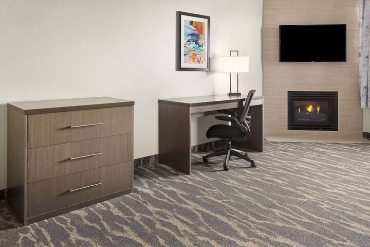 La Quinta Inn & Suites by Wyndham Kokomo