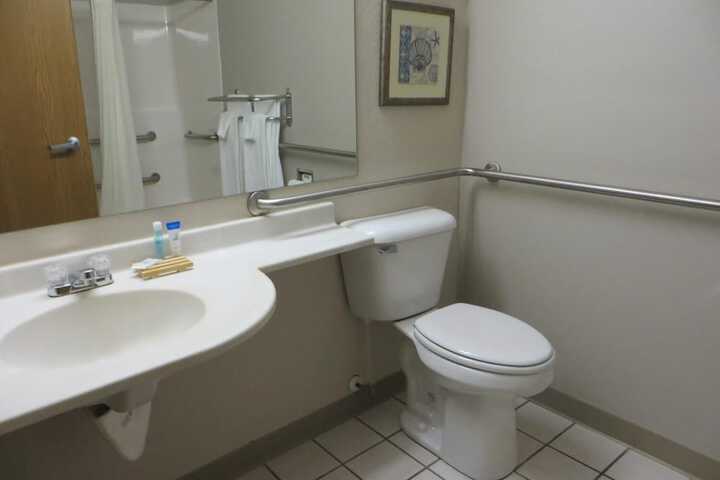Room 18 of 33