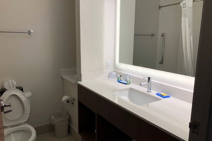Holiday Inn Express & Suites Franklin KY by IHG