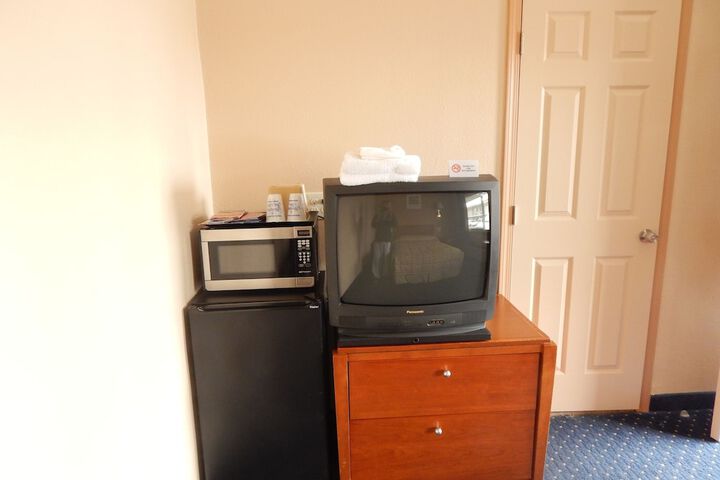 Room 28 of 34