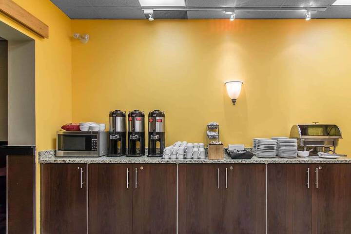 Breakfast/Coffee Service 28 of 31