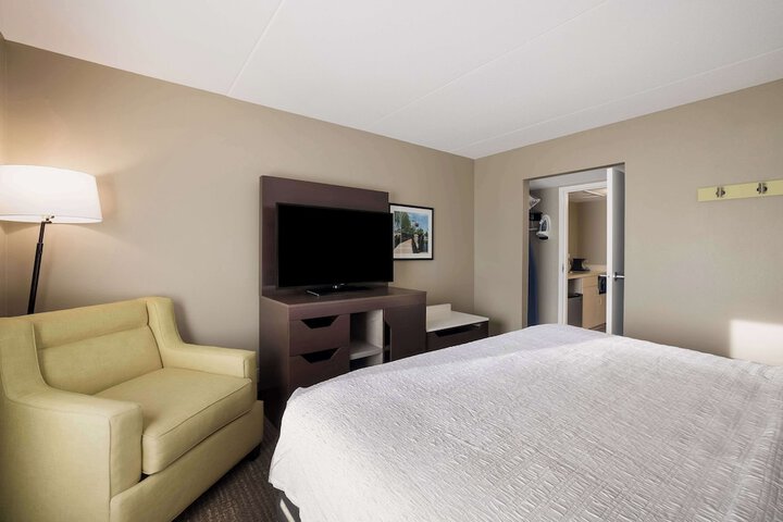 Hampton Inn McHenry