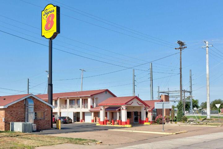 Super 8 by Wyndham Vernon