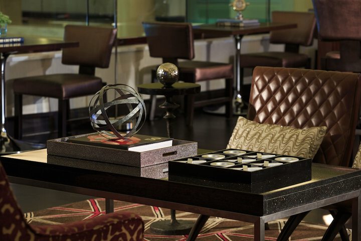 Lounge 84 of 101