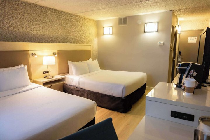 Room 34 of 48