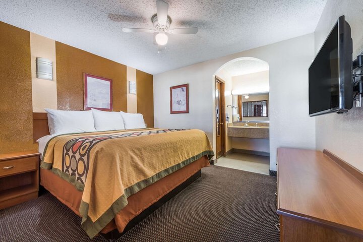 Room 20 of 26