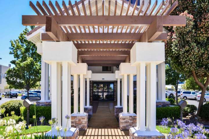 Hotel Exterior 58 of 60
