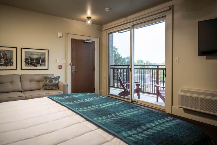 Room 217 of 335