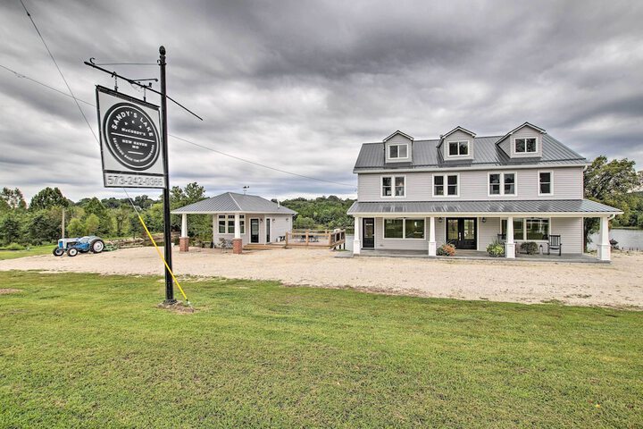Lakefront Studio Guest Home on Hermann Wine Trail!