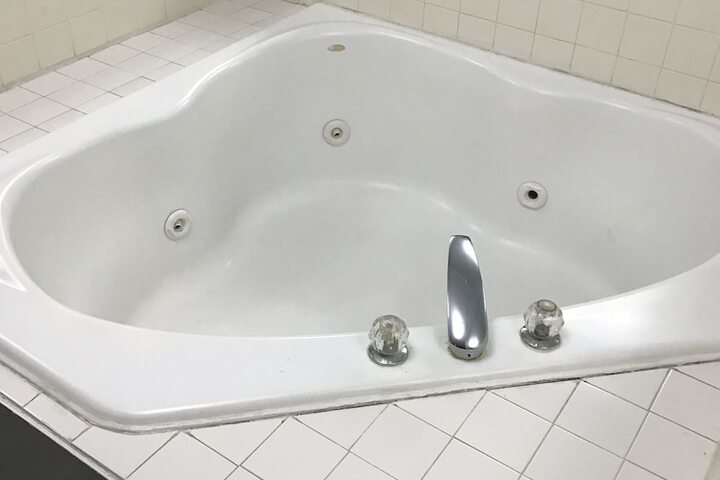 Hot Tub 33 of 46