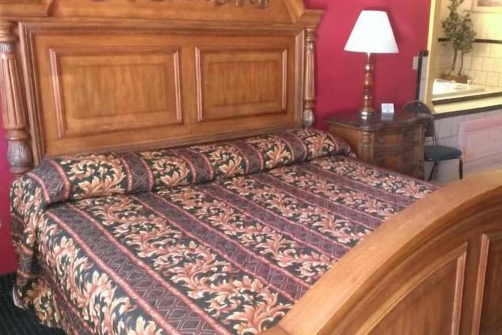 Room 23 of 49