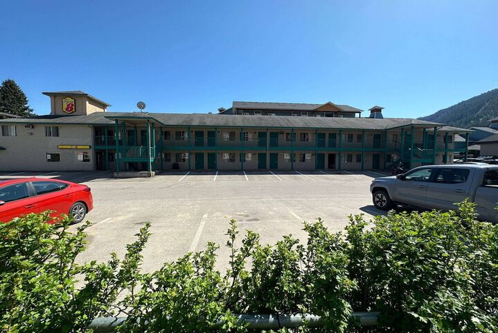 Hotel 7 of 37