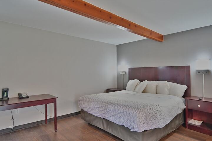 Room 15 of 37