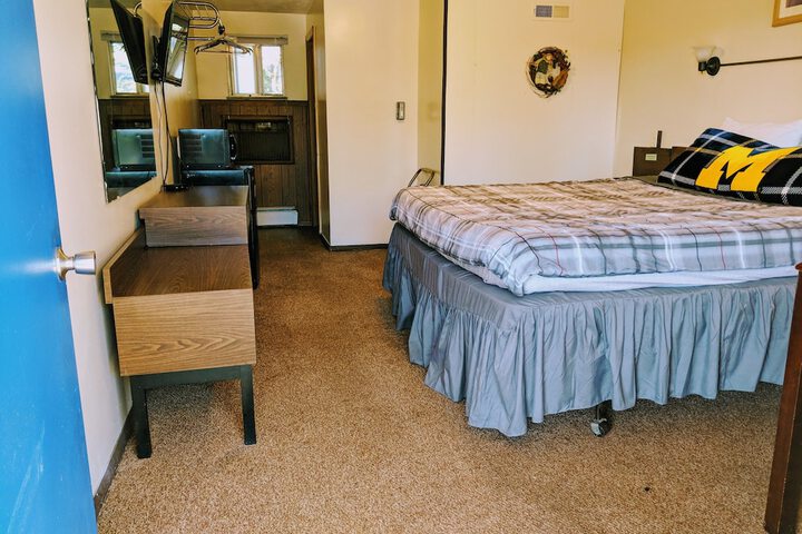 Room 16 of 38
