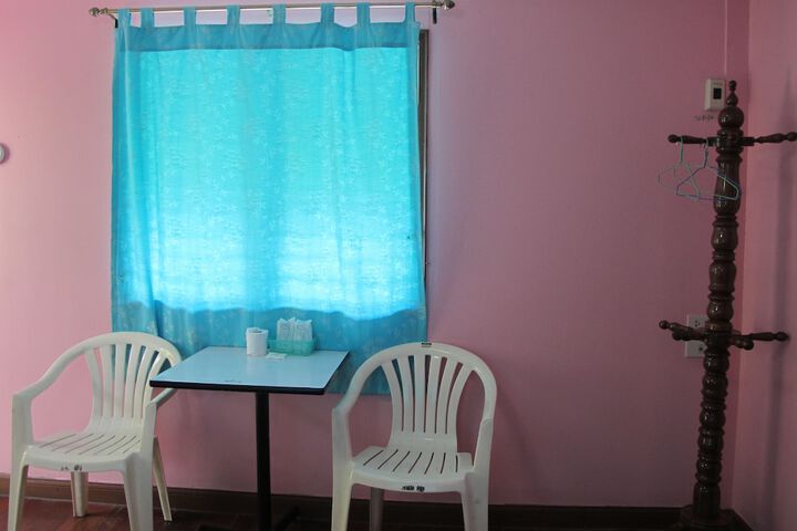 Room 5 of 17