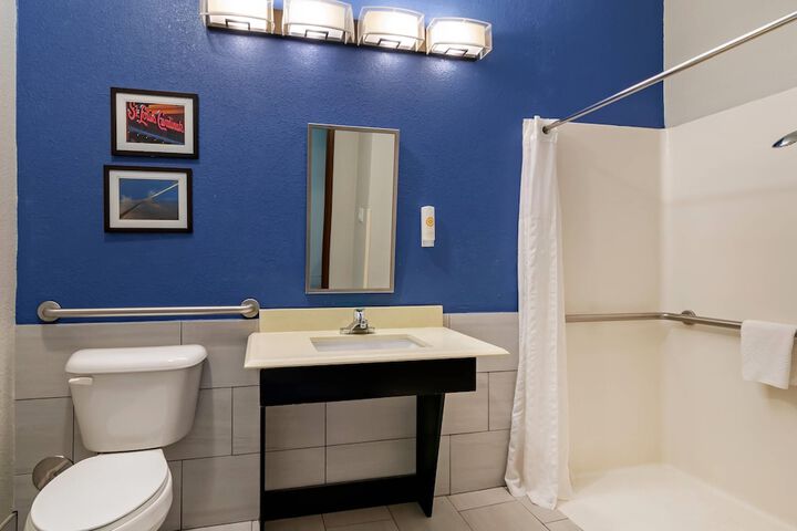 Comfort Suites St. Charles - St Louis