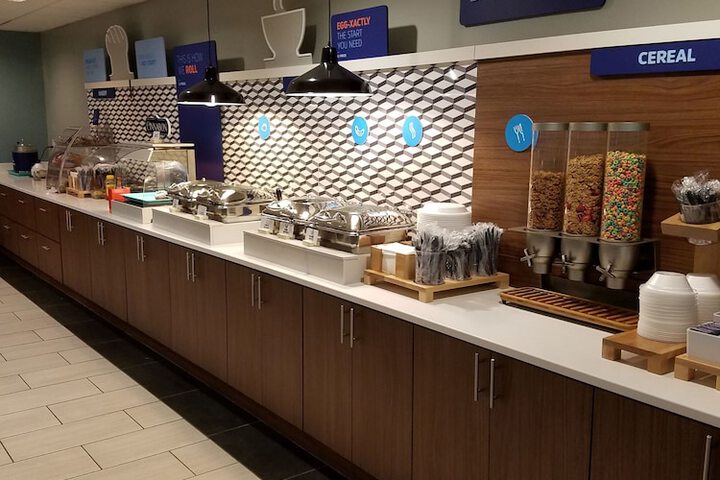 Holiday Inn Express Hotel and Suites Kingsport by IHG
