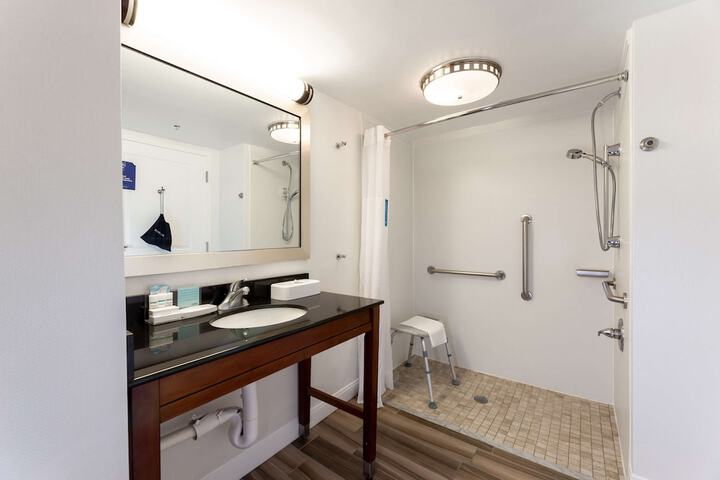 Room 44 of 60