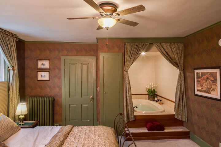 Room 12 of 49