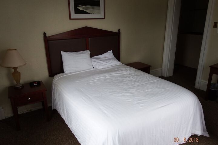 Room 18 of 32