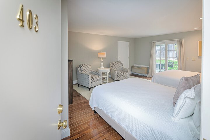 Room 25 of 42