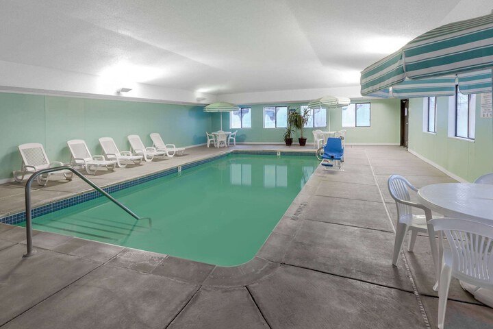 Pool 2 of 18