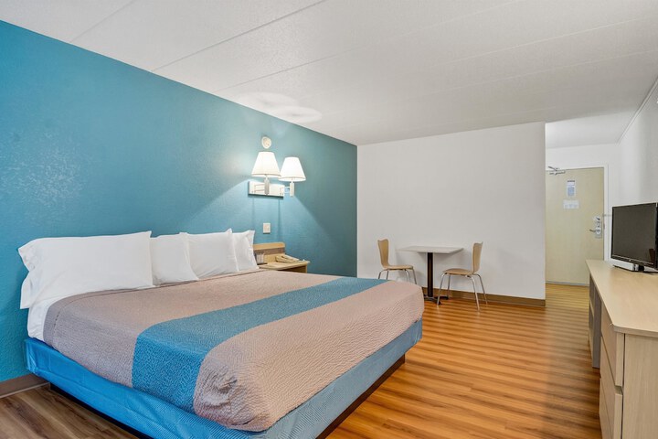Room 28 of 31