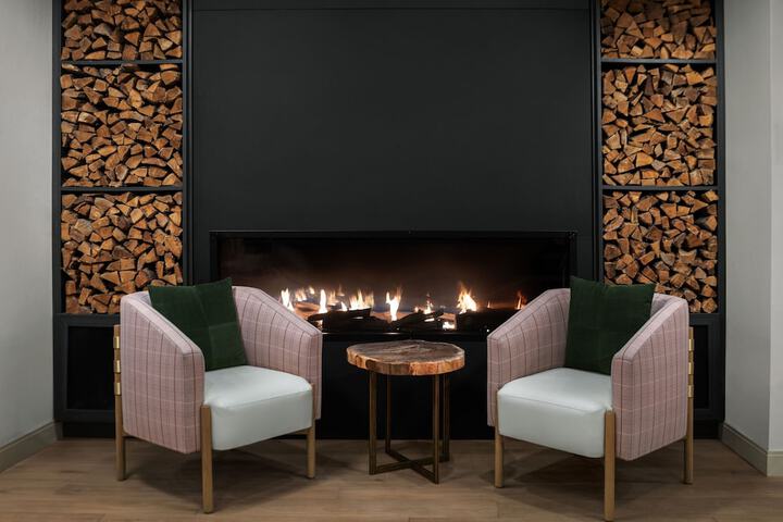The Inelle Oakhurst Yosemite, a Tribute Portfolio Hotel