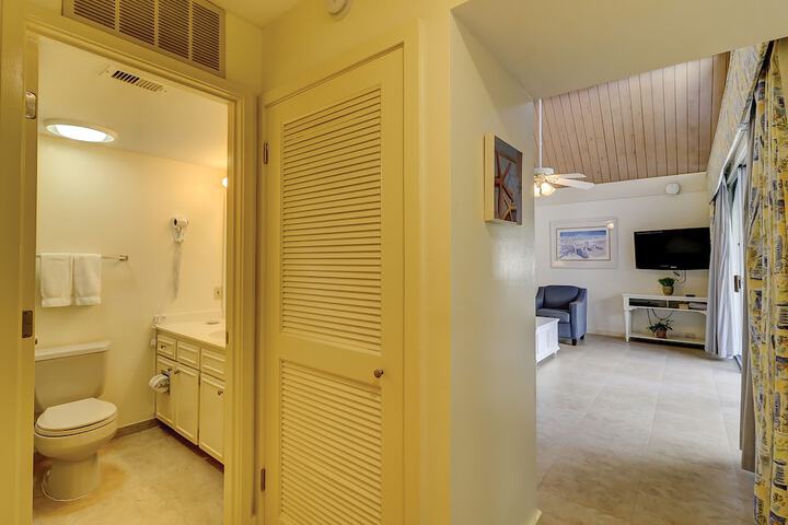 Room 93 of 121