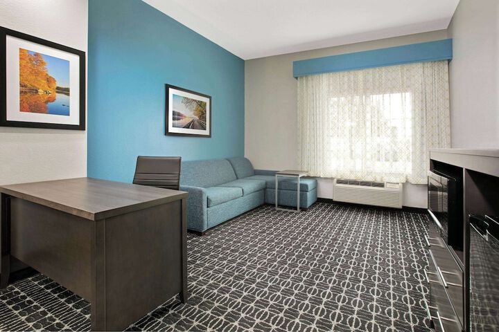 Room 30 of 41