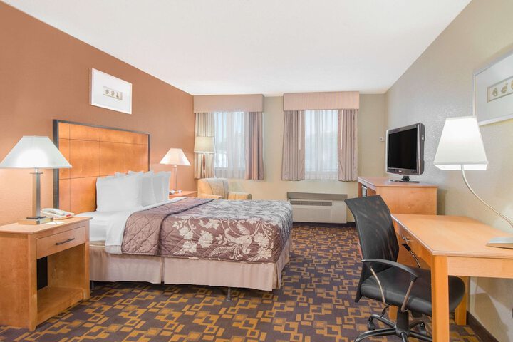 Room 6 of 22